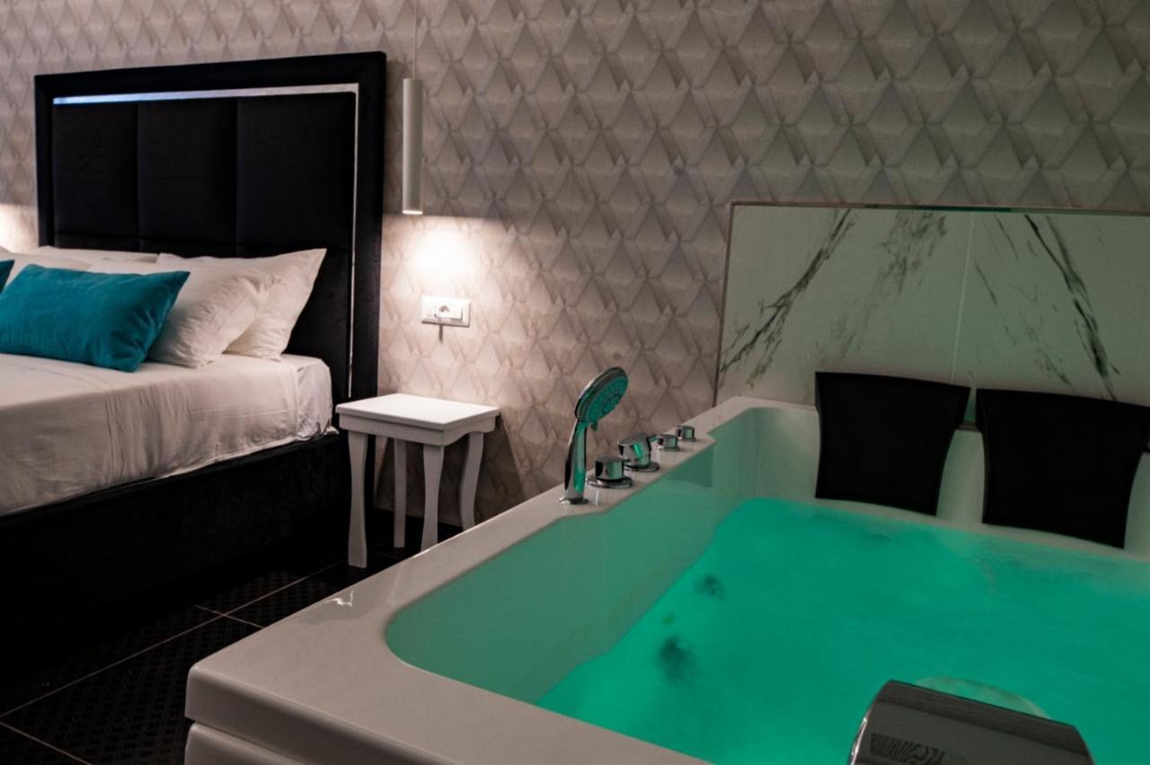 Luna Luxury Bed And Breakfast Наполи Екстериор снимка