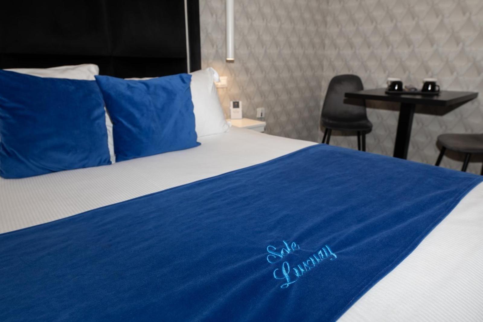 Luna Luxury Bed And Breakfast Наполи Екстериор снимка