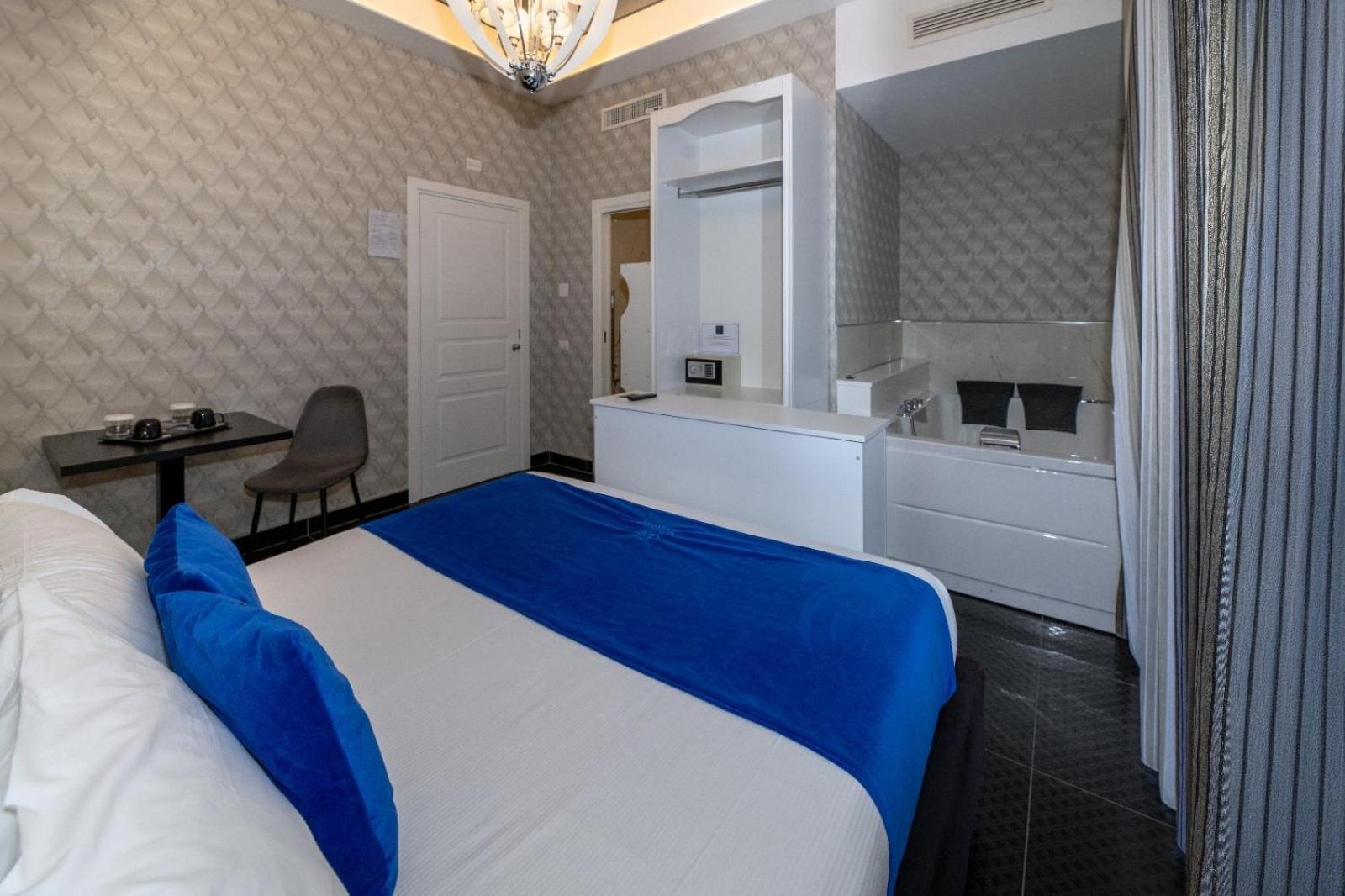 Luna Luxury Bed And Breakfast Наполи Екстериор снимка